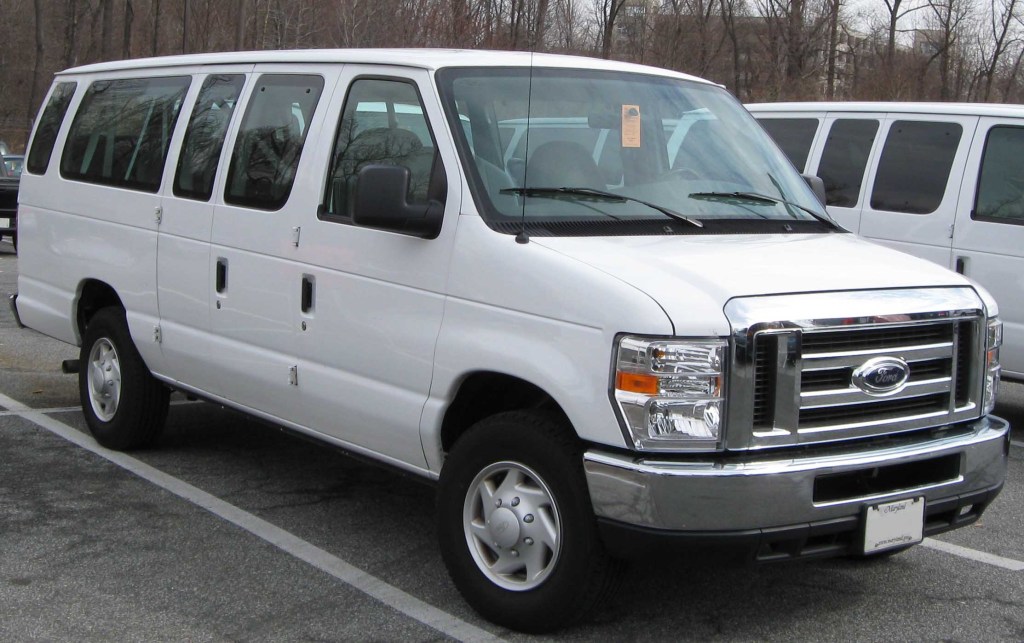 Picture of: Ford E-Series – Wikipedia
