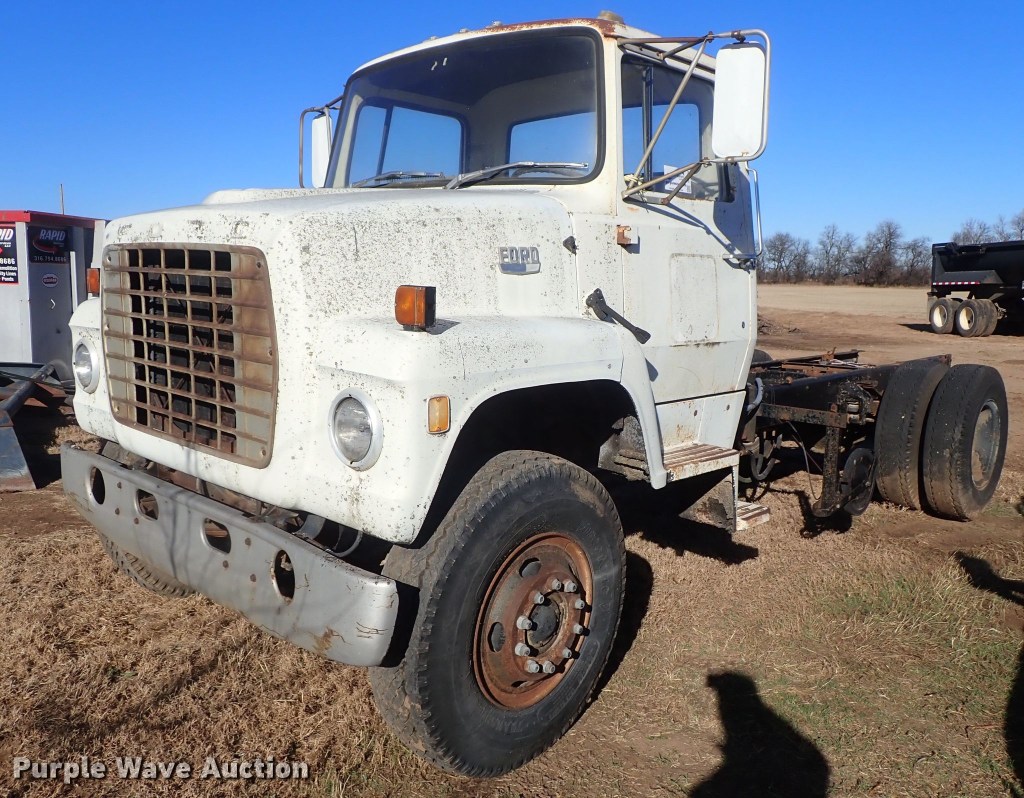Picture of: Ford LN truck cab and chassis in Viola, KS  Item DC