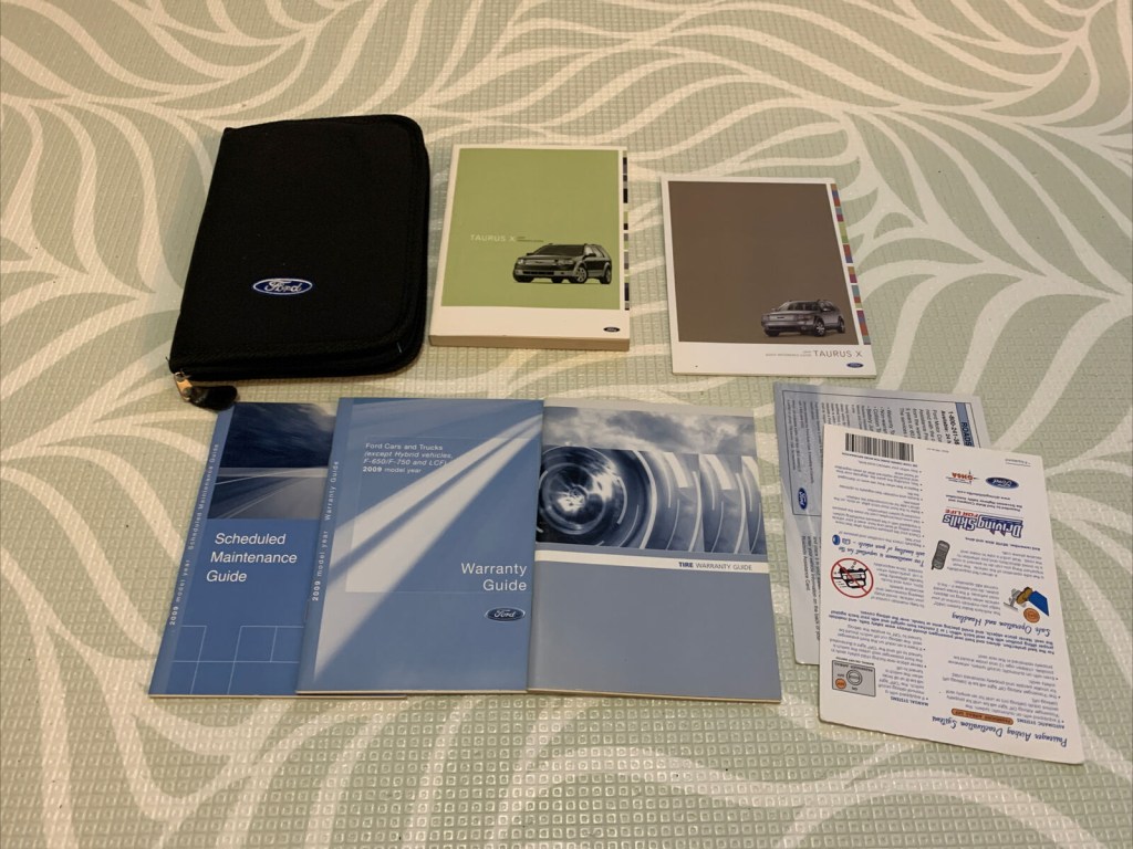 Picture of: Ford Taurus X Owners Manual With Case OEM Free Shipping