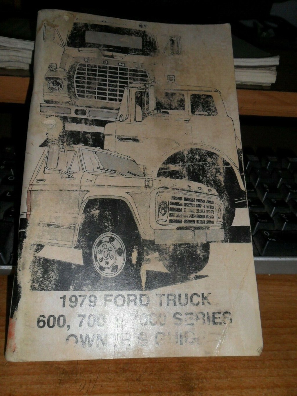 Picture of: OEM  FORD TRUCK ,  & 0 SERIES OWNER’s GUIDE MANUAL FREE  SHIPPING  eBay